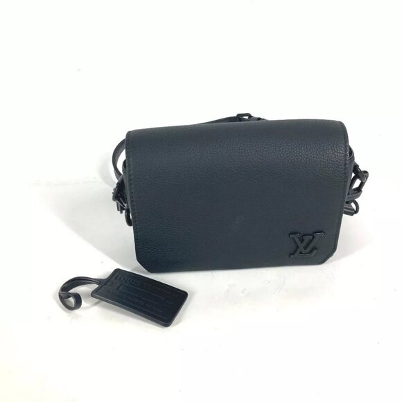 LOUIS VUITTON LV Aerogram Fastline - Wearable Pochette Body Bag - Picture 16 of 16